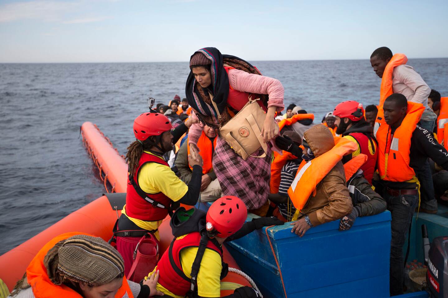 Migrantes rescatados el 3 de febrero en el mar Mediterráneo frente a las costas de Libia.