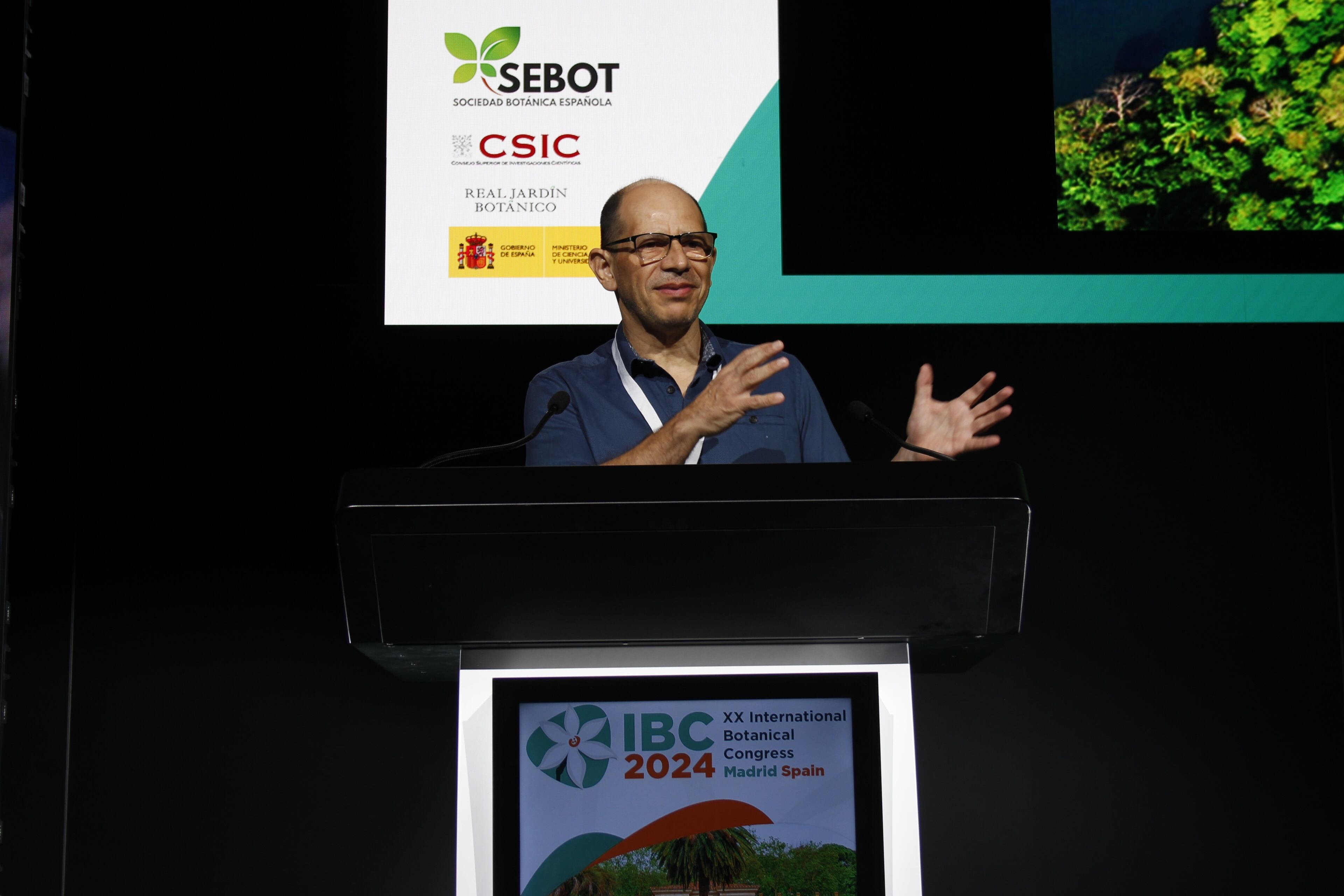 Paleontólogo señala que el planeta "no necesita ser salvado": "El problema es para nuestra supervivencia"