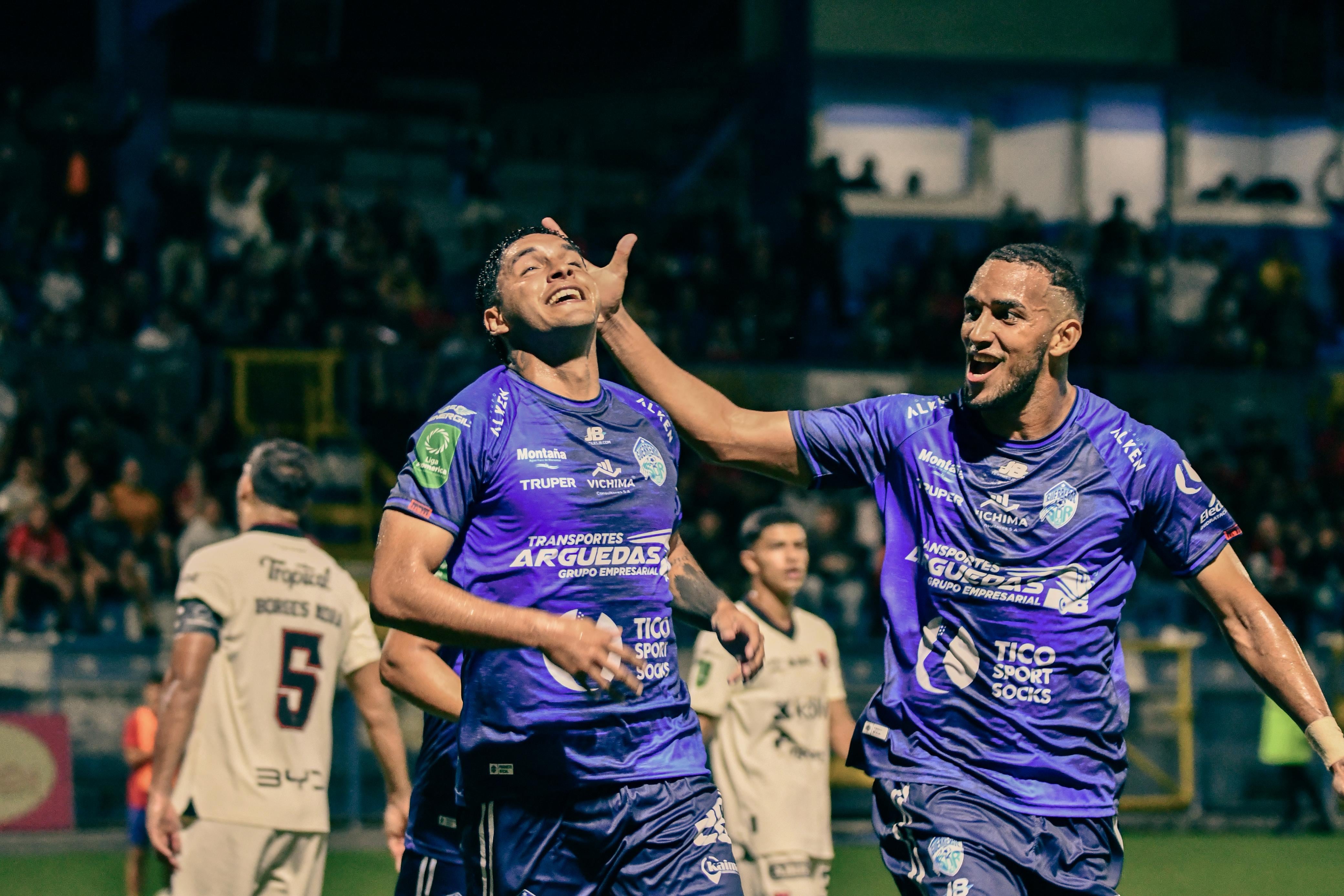 Eduardo Pastrana fue el encargado de marcar el primer gol en el partido entre Pérez Zeledón y Liga Deportiva Alajuelense.