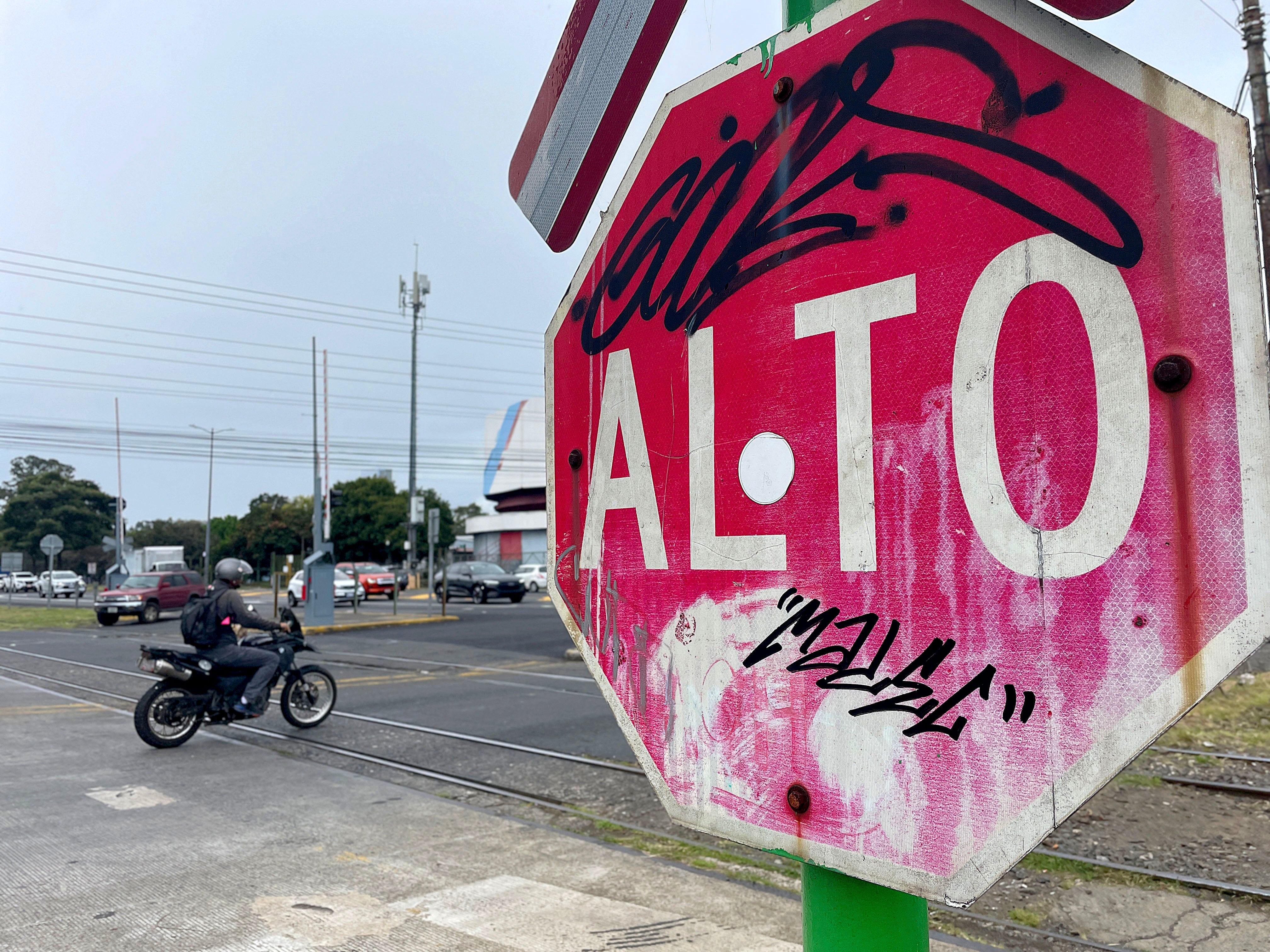 Señales de tránsito dañadas y robadas