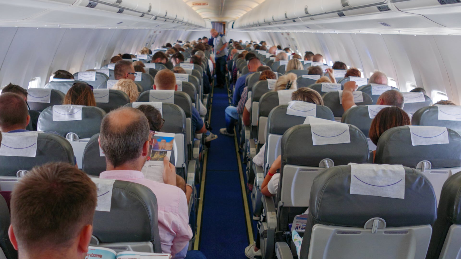 La comodidad, las telas transpirables y la ropa holgada son claves para enfrentar vuelos largos sin incomodidades.