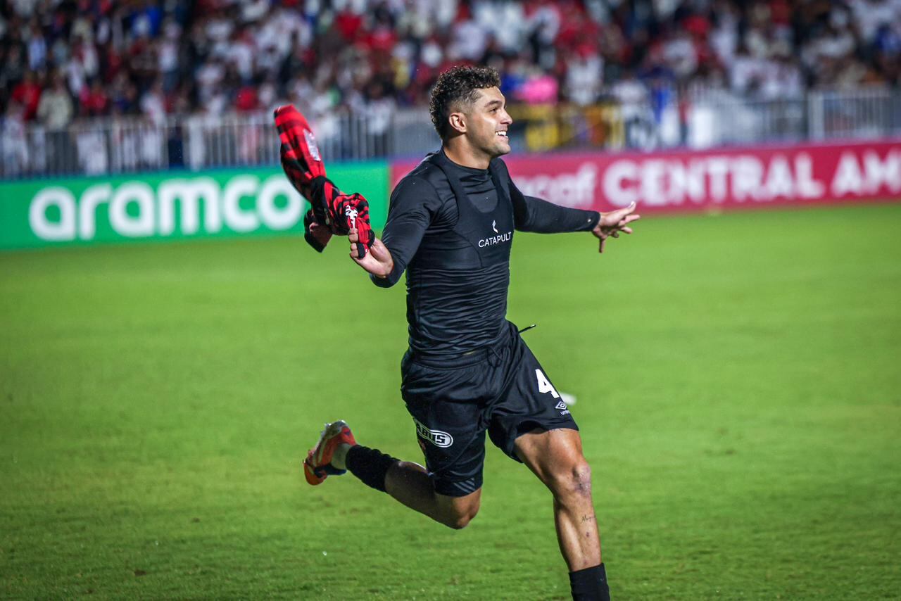 Alajuelense eliminó al Olimpia en las semifinales de la Copa Centroamericana.