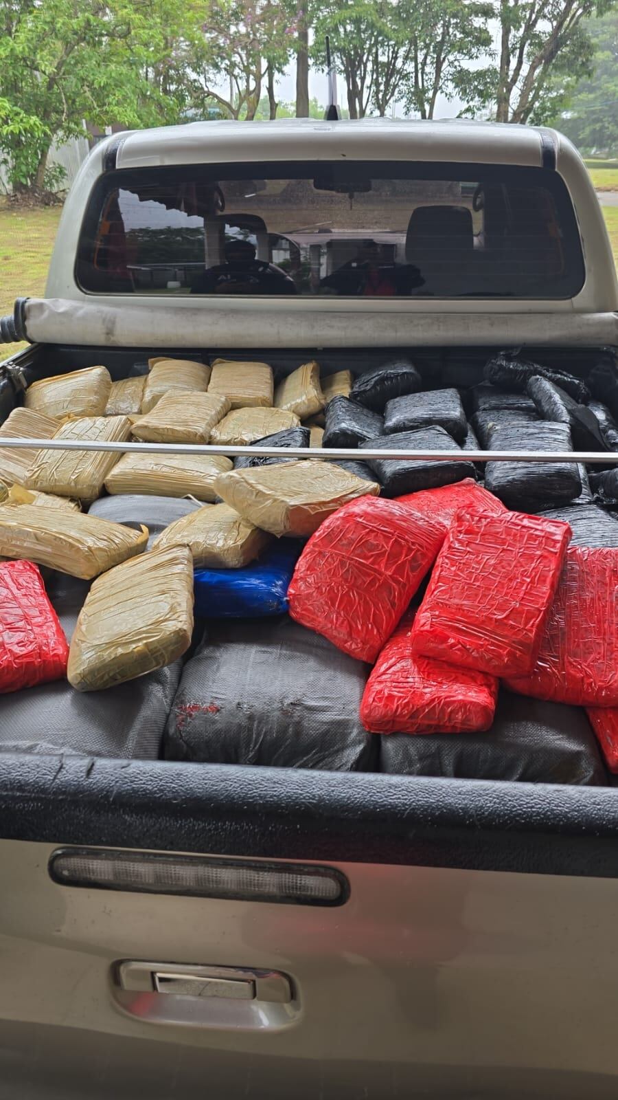 250 kilos de marihuana fueron decomisados este miércoles 11 de junio en las cercanías del Parque de La Paz, en San José.