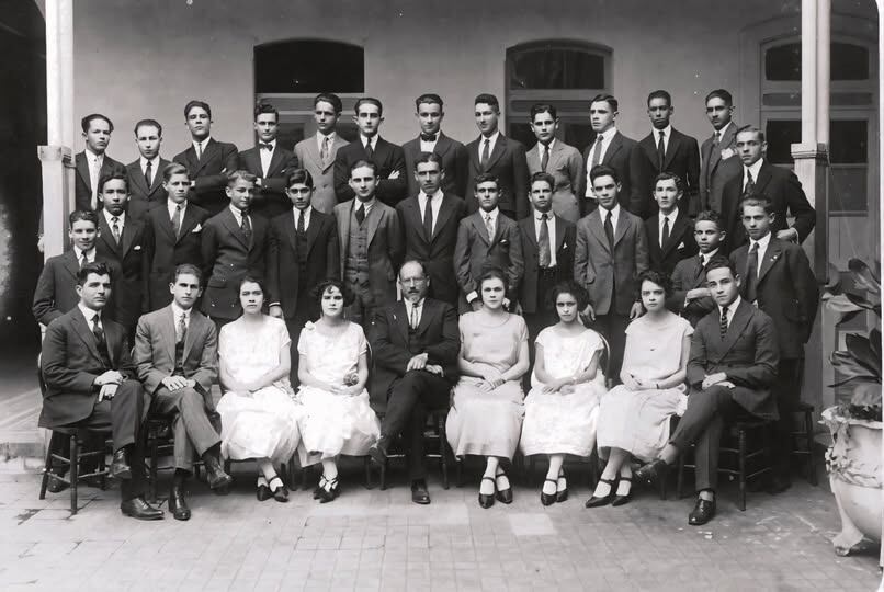 Jóvenes del Liceo de Costa Rica en 1907