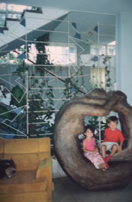 Fotografía de Esteban González y Floria Herrero (ca. 2000). La nieta de Floria Pinto escribe sobre su arte.