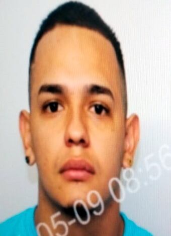 El OIJ pide ayuda para detener a este joven de 24 años, de apellido Núñez, como sospechoso de matar a un salvadoreño en Desamparados. Foto: OIJ