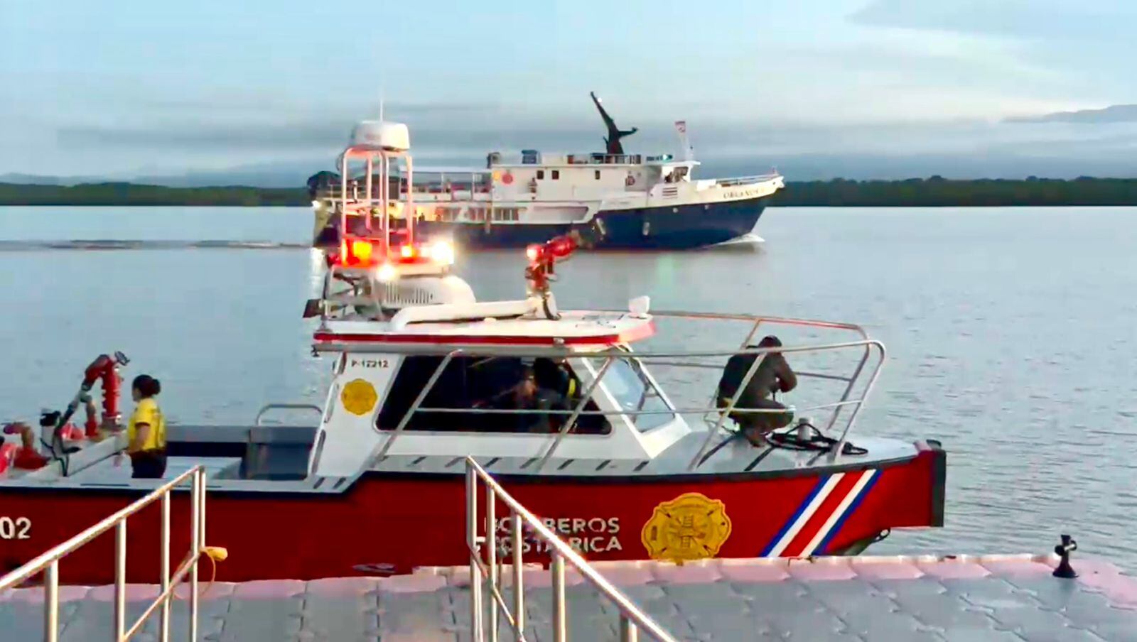 Una intensa operación de rescate se mantiene activa en el Parque Nacional Isla del Coco, luego que un guardaparque cayera por un precipicio de aproximadamente 40 metros en una zona de difícil acceso, cerca del Cerro Yglesias.