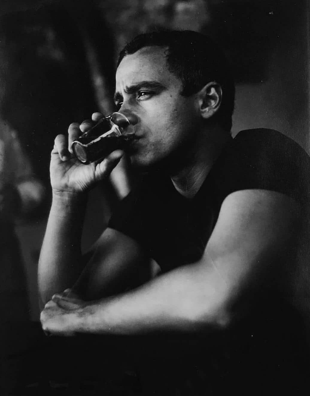 Eros expresó su agradecimiento a quienes le han acompañado en su camino y reafirmó su compromiso de seguir dedicándose a la música y los espectáculos en vivo. Facebook: Eros Ramazzotti