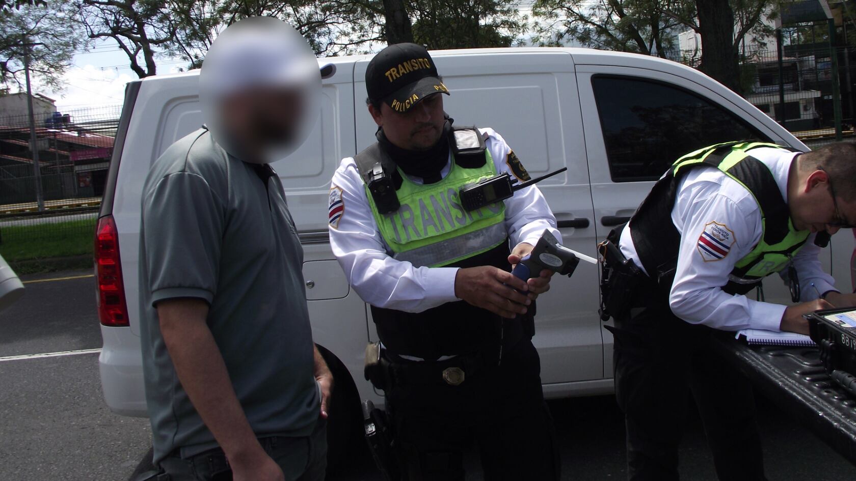 El primer semestre registró 897 conductores remitidos a la Fiscalía por alcohol al volante y 15 fallecidos en accidentes relacionados, según la Policía de Tránsito.