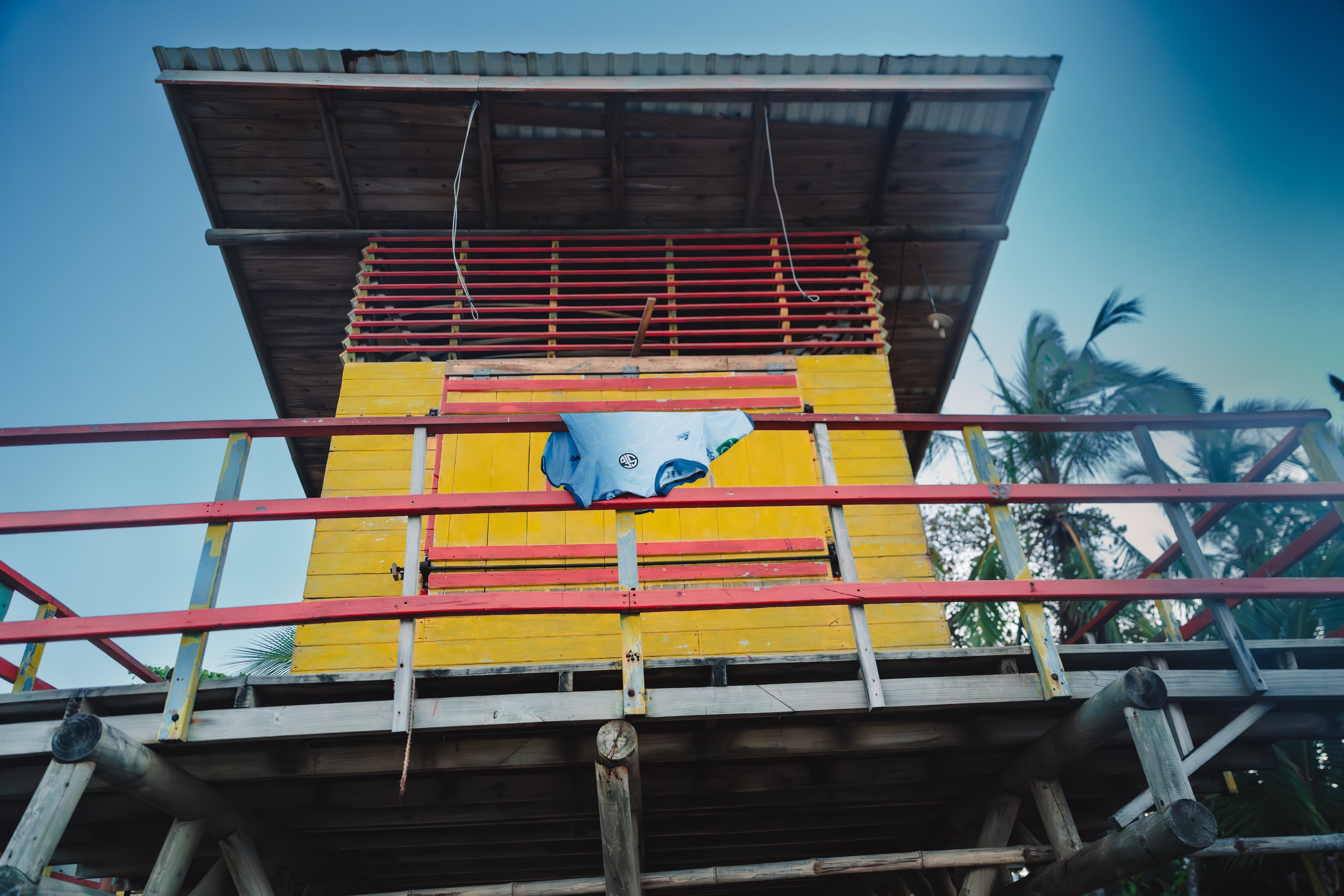 Sporting inspira su nuevo uniforme en las playas de Costa Rica.