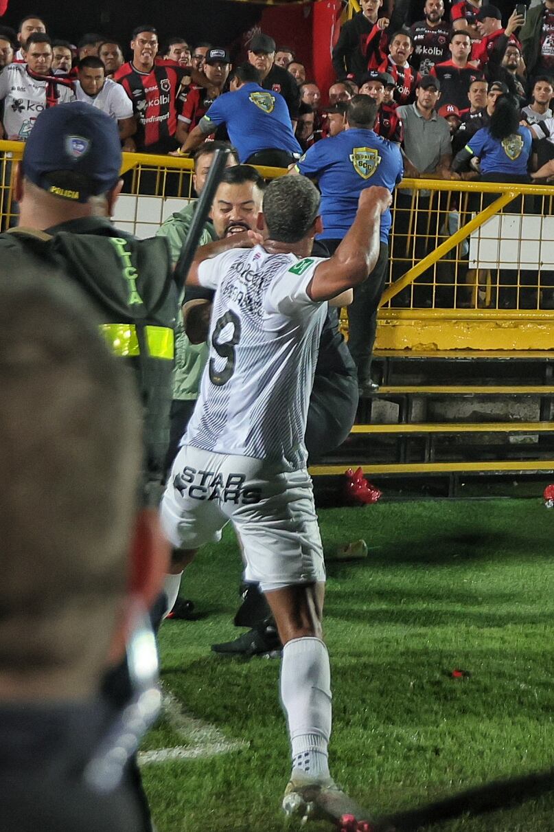 27/12/2024 / Juego entre Liga Deportiva Alajuelense vs Club Sport Herediano por el partido de vuelta de la gran final del torneo Apertura de la Liga Promerica / foto John Durán