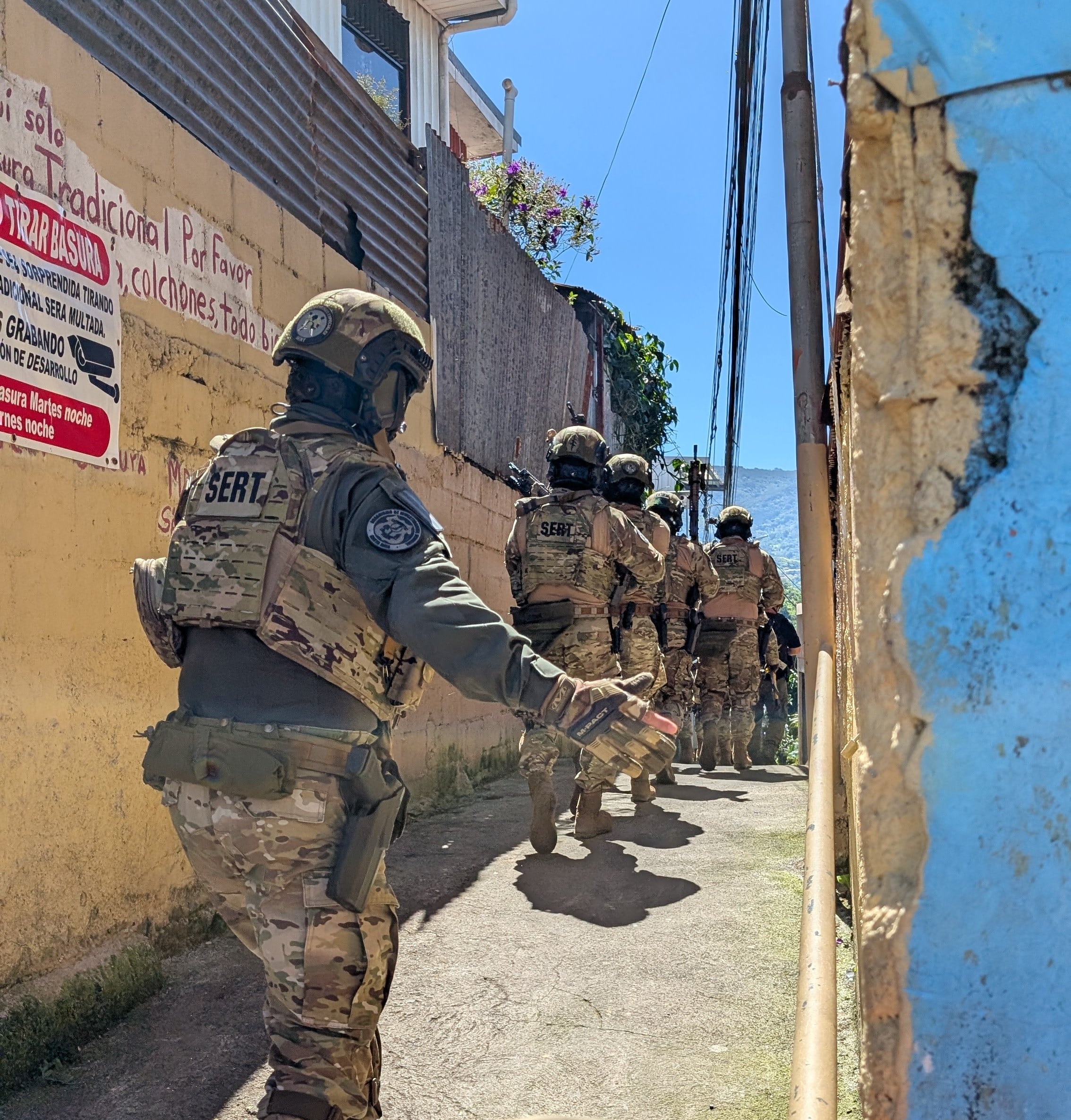 17/12/2025, San José, Rio Azul, allanamientos en Linda Vista.