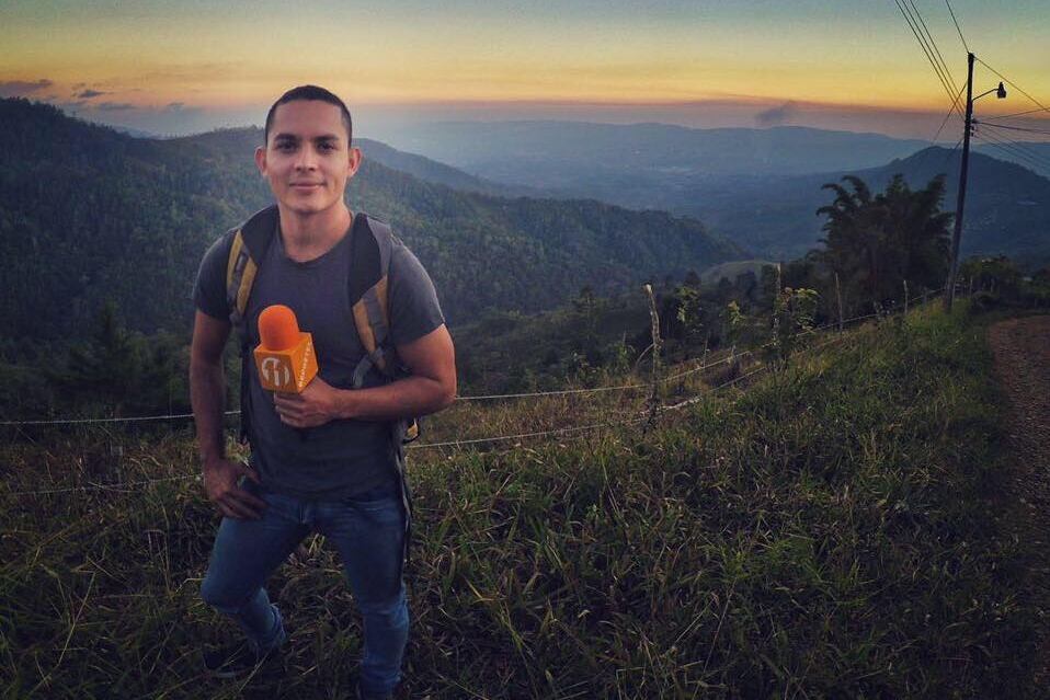 Diego es el encargado de la sección "El Mochilero" de Informe 11 Las Historias y se dedica a recorrer todos los rincones del país. Cortesía