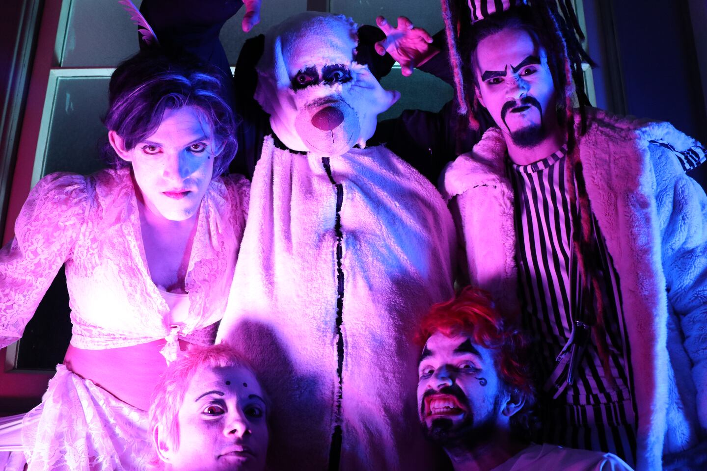 Teatro Universitario estrena 'Ubú Rey', sátira política de Alfred Jarry ...