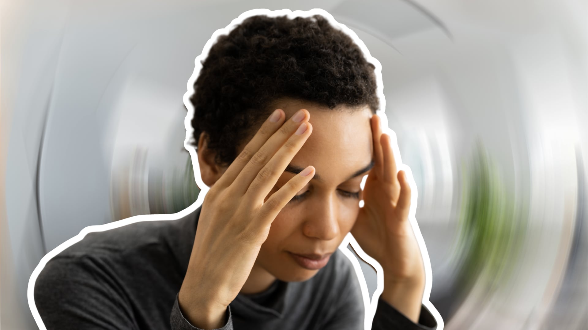 El vértigo puede deberse a alteraciones en el oído interno, responsables del equilibrio corporal.