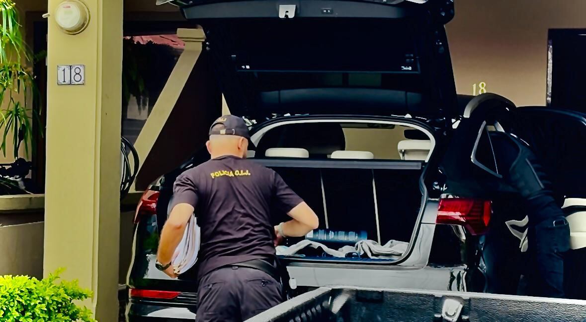 El OIJ decomisó documentos que podrían estar relacionados a los delitos que imputan a Mauricio Batalla.