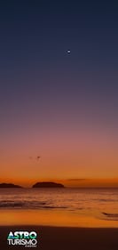 Categoría fotografía con teléfono móvil: Luna en el ocaso de Playa Potrero en la península de Flamingo (Guanacaste) el 1/24/2023.