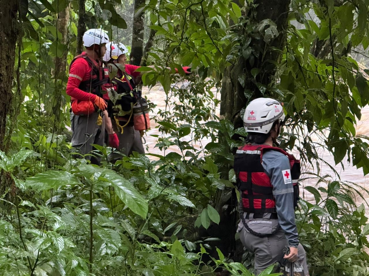 Cruz Roja busca desaparecido Pococí