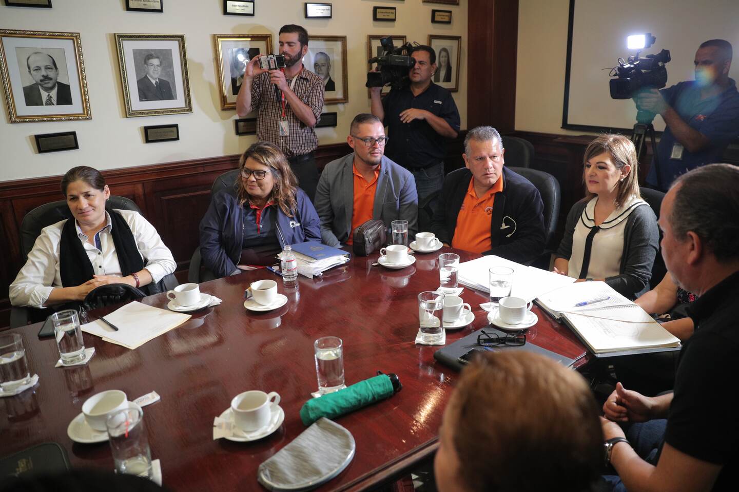 16/10/2018. San Jose, Edificio Rofas. Encuentro de los sindicatos con el ministro de Educacion Publica, Edgar Mora. Foto Jeffrey Zamora