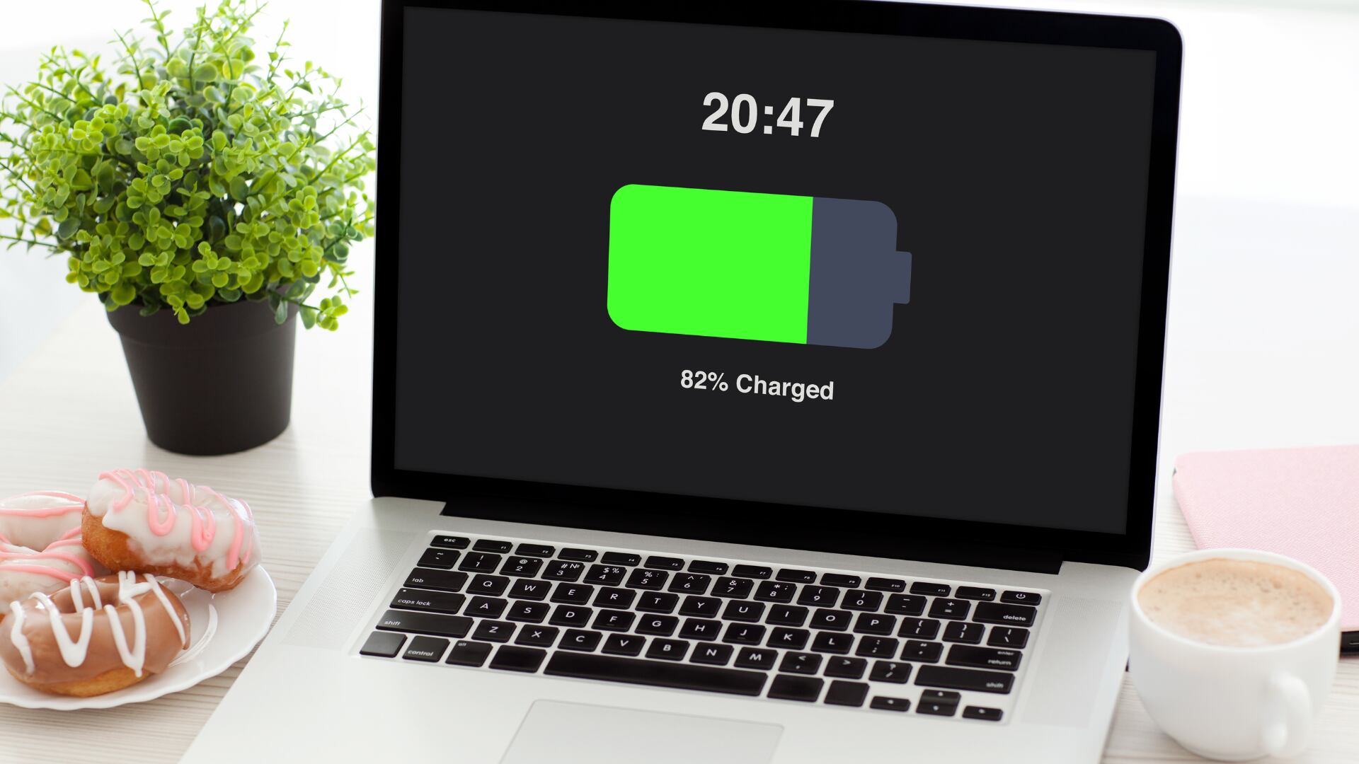 Los expertos recomiendan evitar calor excesivo y ciclos innecesarios para prolongar la vida de la batería del portátil.