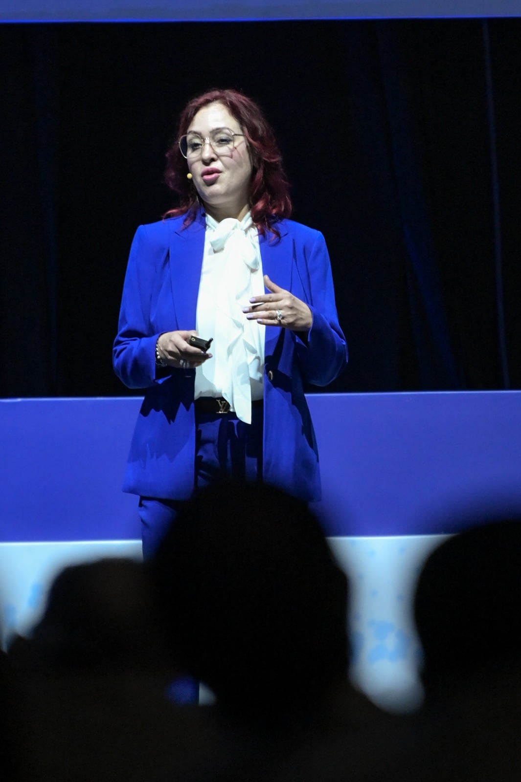Elia Lima-Walton durante su conferencia.