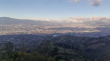Disfrute de un espectacular atardecer en Pico Blanco sin gastar mucho