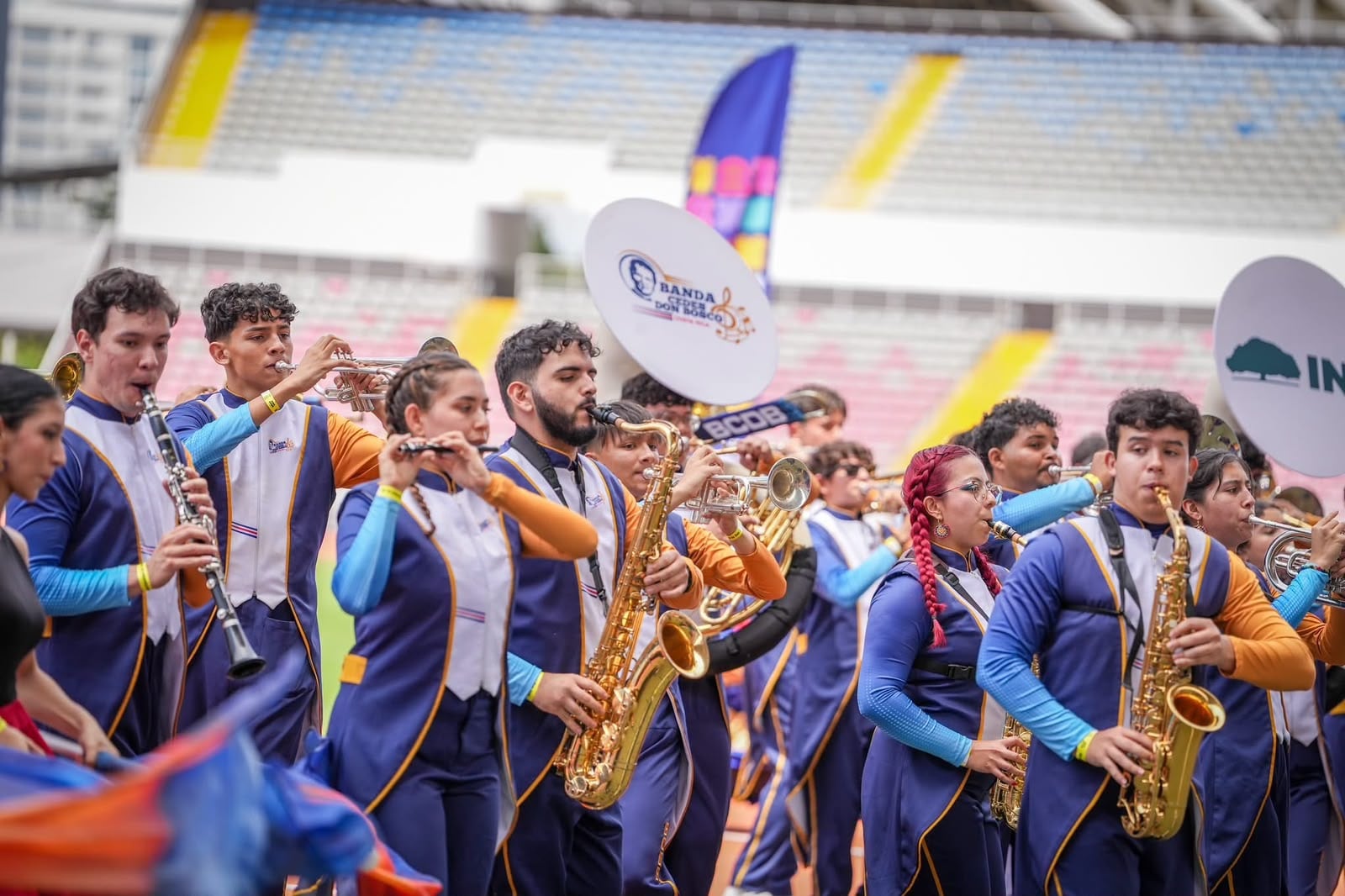 La banda Cedes Don Bosco dio una intensa presentación mostrando todo su talento.