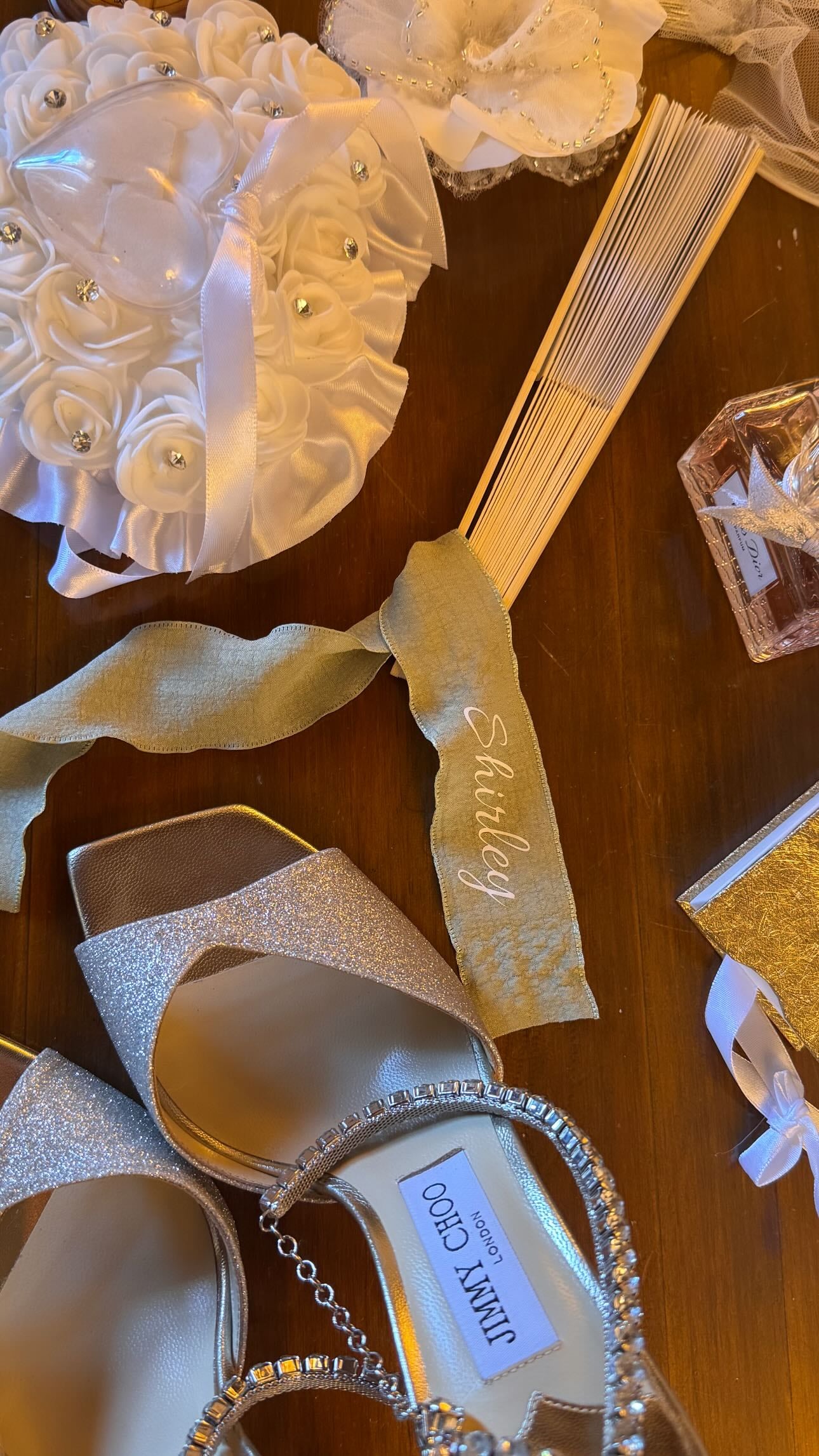 Su hija Jimena Cuadra publicó las primeras imágenes del evento en redes sociales, entre ellas de los zapatos.