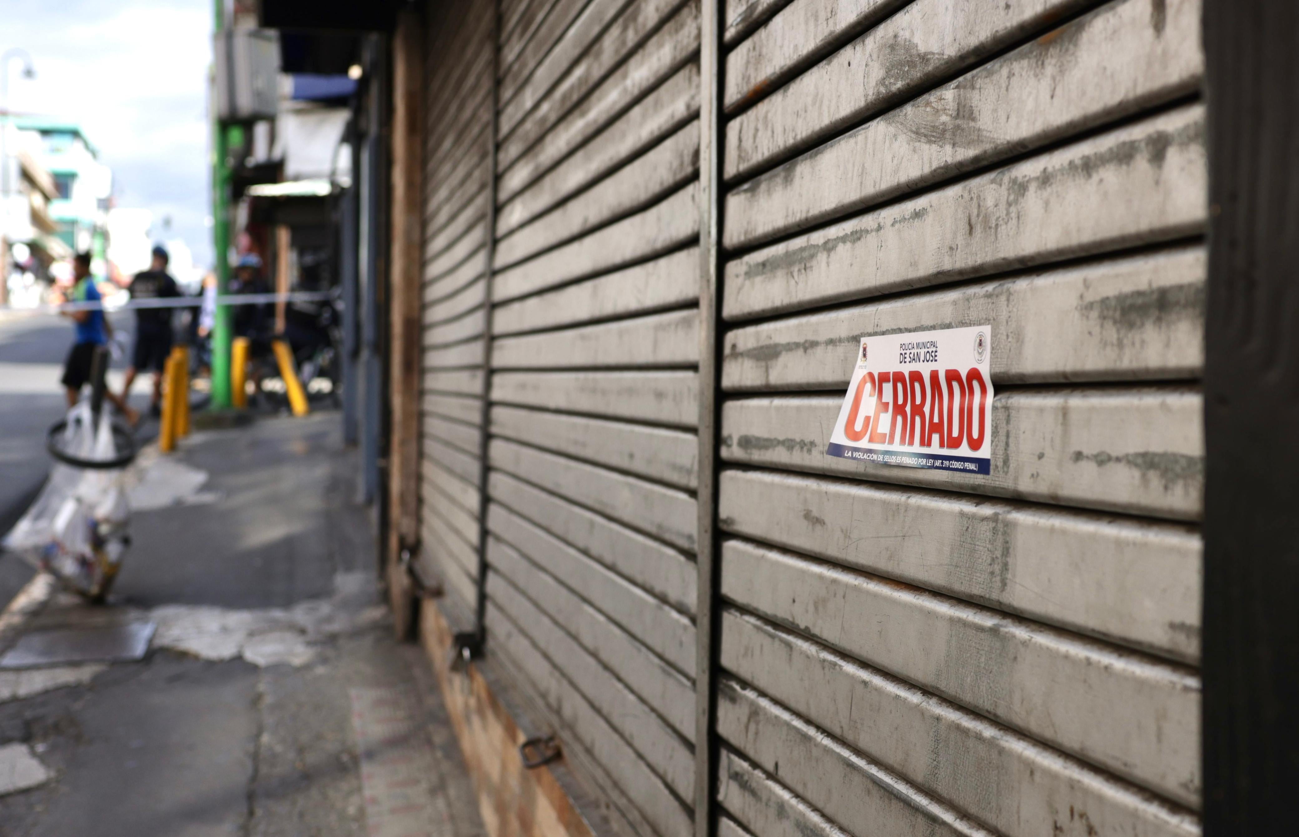 En algunos locales comerciales se encontró droga y también se decomisaron artículos robados.