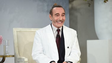 Controversial diseñador John Galliano toma decisión sin precedentes y se retira de exhibición del Met