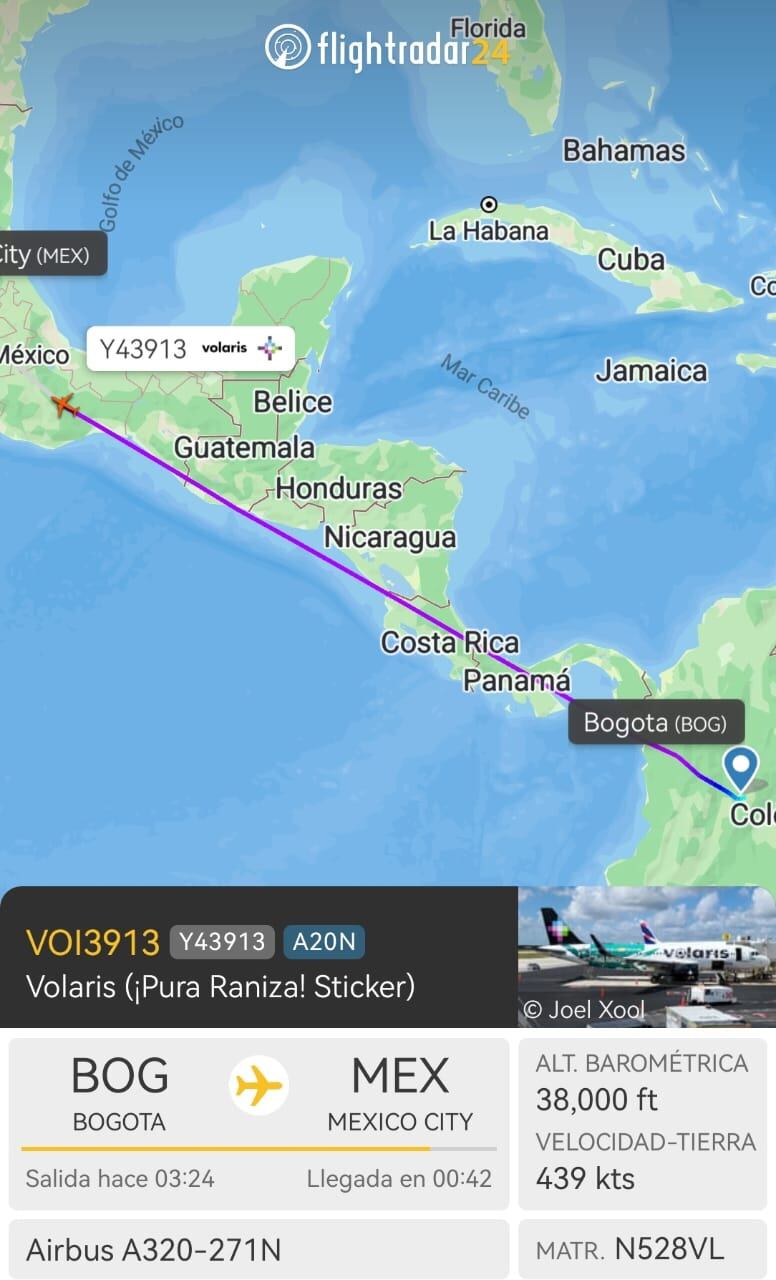 Según la aplicación Flightradar, este pudo ser el vuelo del avión que dejó un particular destello al congelarse el vapor de agua que salía de las turbinas y que fue captado en La Palmera de San Carlos. Imagen: Fligthradar.
