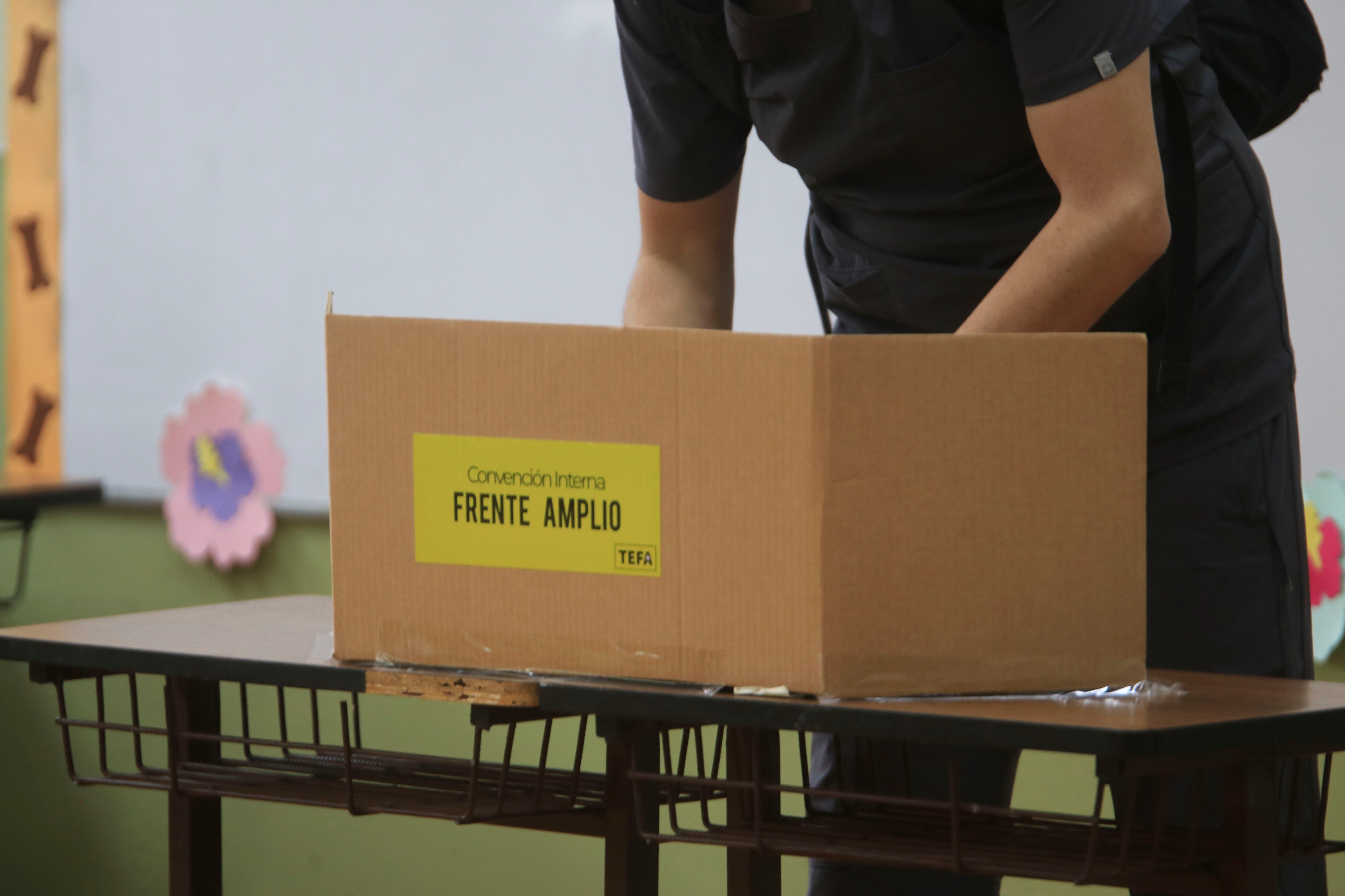 convención interna del partido Frente Amplio