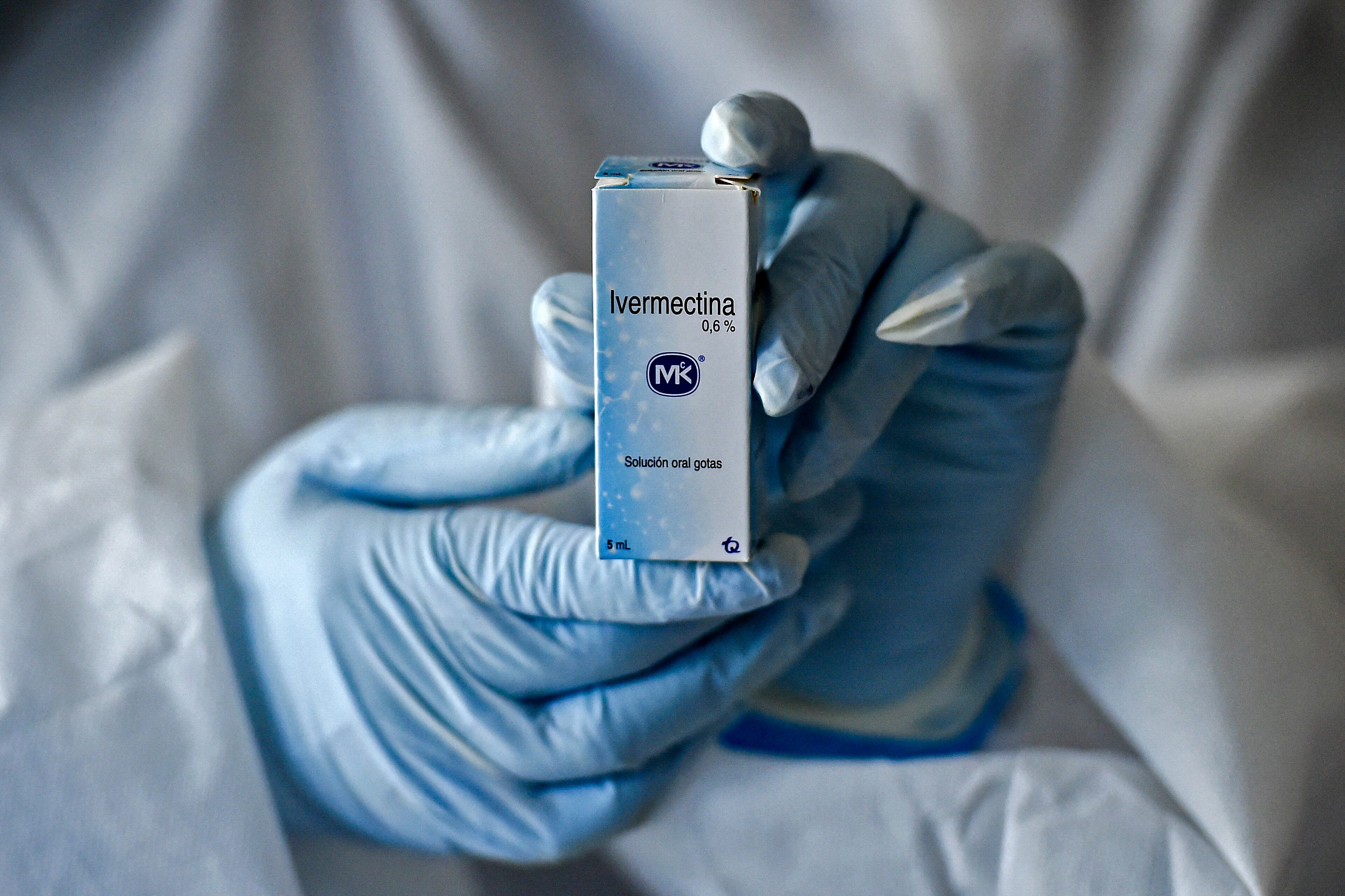 Expli | En EE.UU., miles usan ivermectina contra la covid-19: ¿realmente funciona este medicamento de vacas y perros? August 23, 2021. (Photo by Luis ROBAYO / AFP)