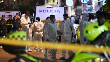 Tragedia en Colombia: autobús con estudiantes cae a un abismo y deja más de 10 muertos