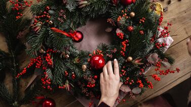 Ocho ideas para decorar las puertas con estilo navideño