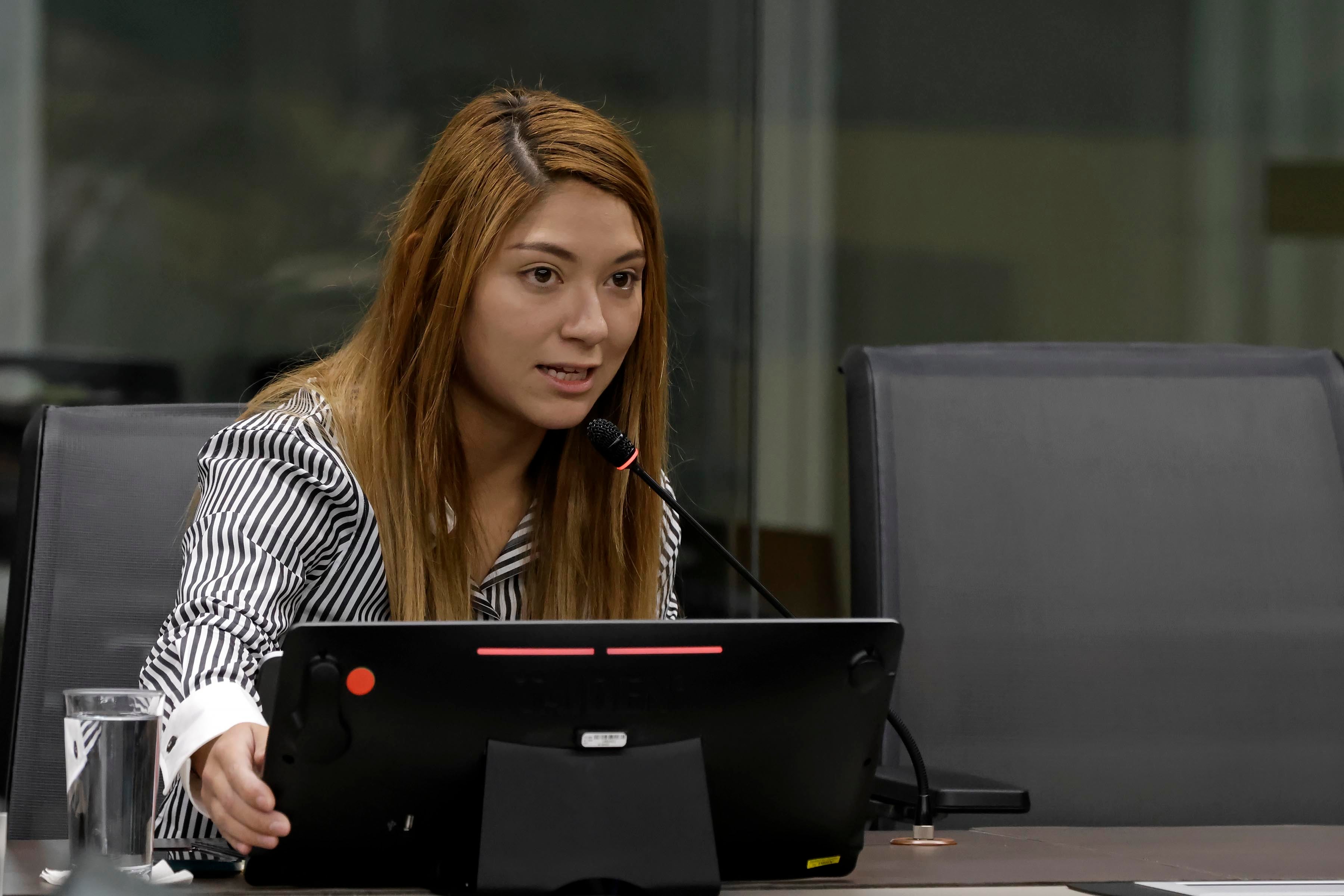 12/09/2023. Asamblea Legislativa, San José. Hora: 07:00 p.m. Comparecencia de Sofía Agüiero,.exasistente del presidente Rodrigo Chaves durante la campaña de éste, en la Comisión de Financiamiemto de Partidos Políticos de la Asamblea Legislativa. Agüero asistió en compañía del abohgado Francisco Dall'Anese. Fotos: Mayela López