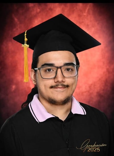 Ricardo González Rivera cumplió 18 años en agosto. El joven cursaba undécimo año en el colegio herediano Liceo Samuel Sáenz Flores.