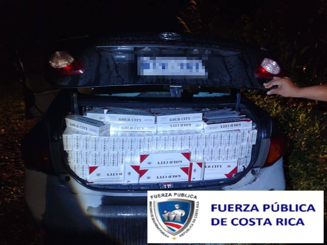 Detalle de uno de los vehículos detenidos con contrabando de cigarrillos durante un control de carretera la semana pasada. Fotografía: