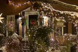 Navidad desata conflicto vecinal en Estado Unidos: una familia es amenazada con una multa diaria por su decoración ‘extravagante’