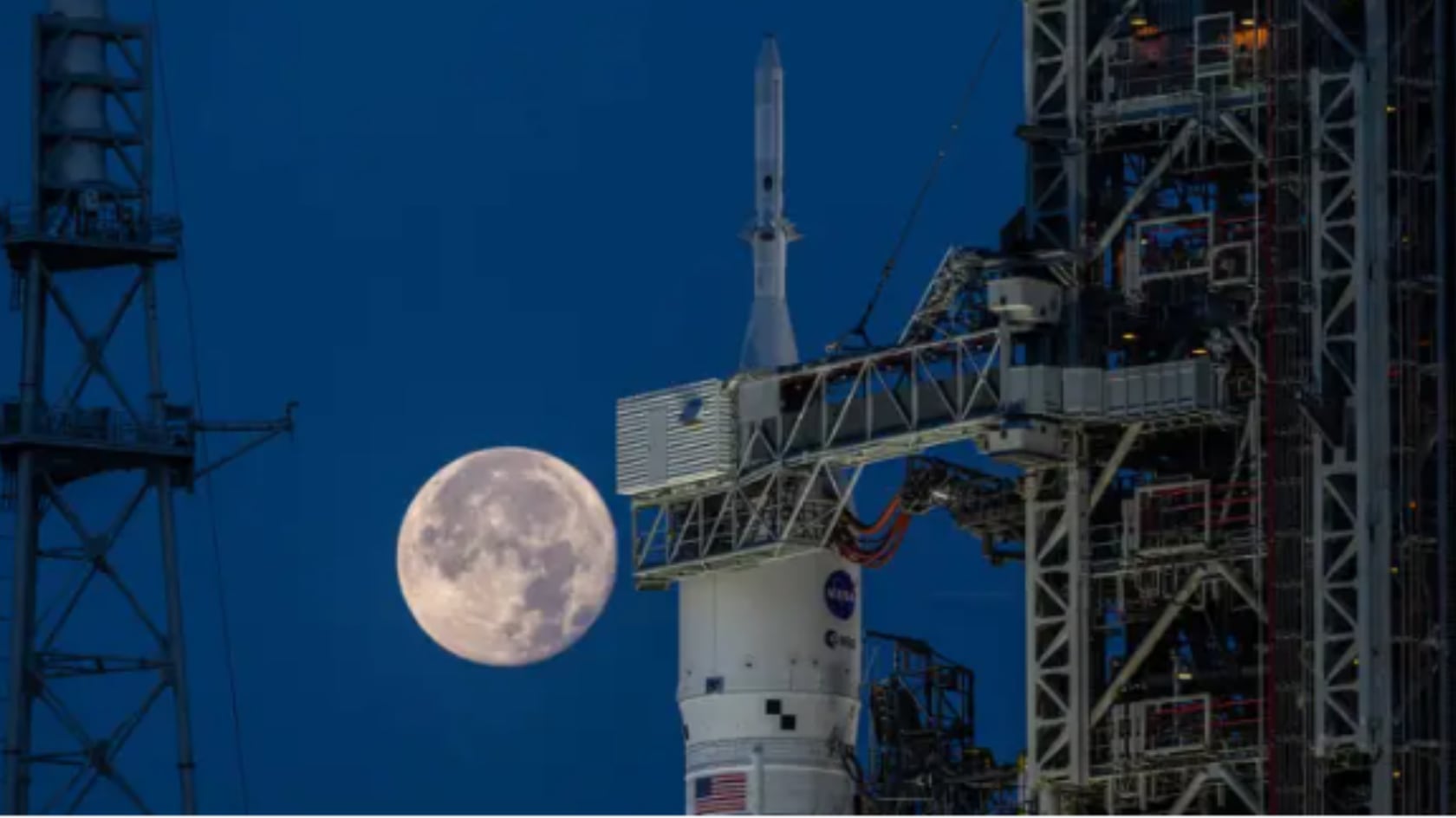 Artemis II busca validar sistemas clave en un viaje de diez días alrededor de la Luna con cuatro astronautas a bordo.