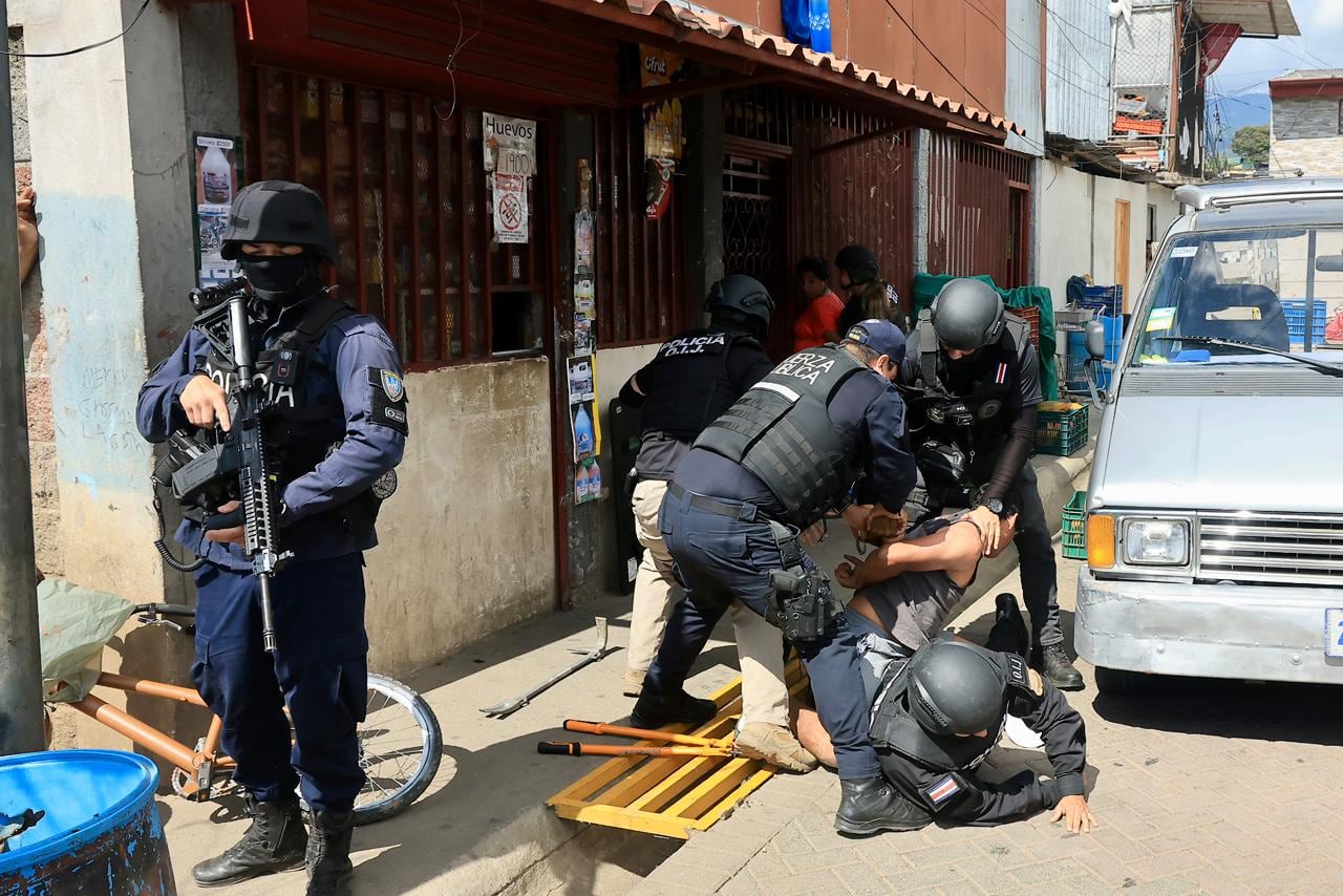 Allanamientos en Purral por presunta venta de drogas