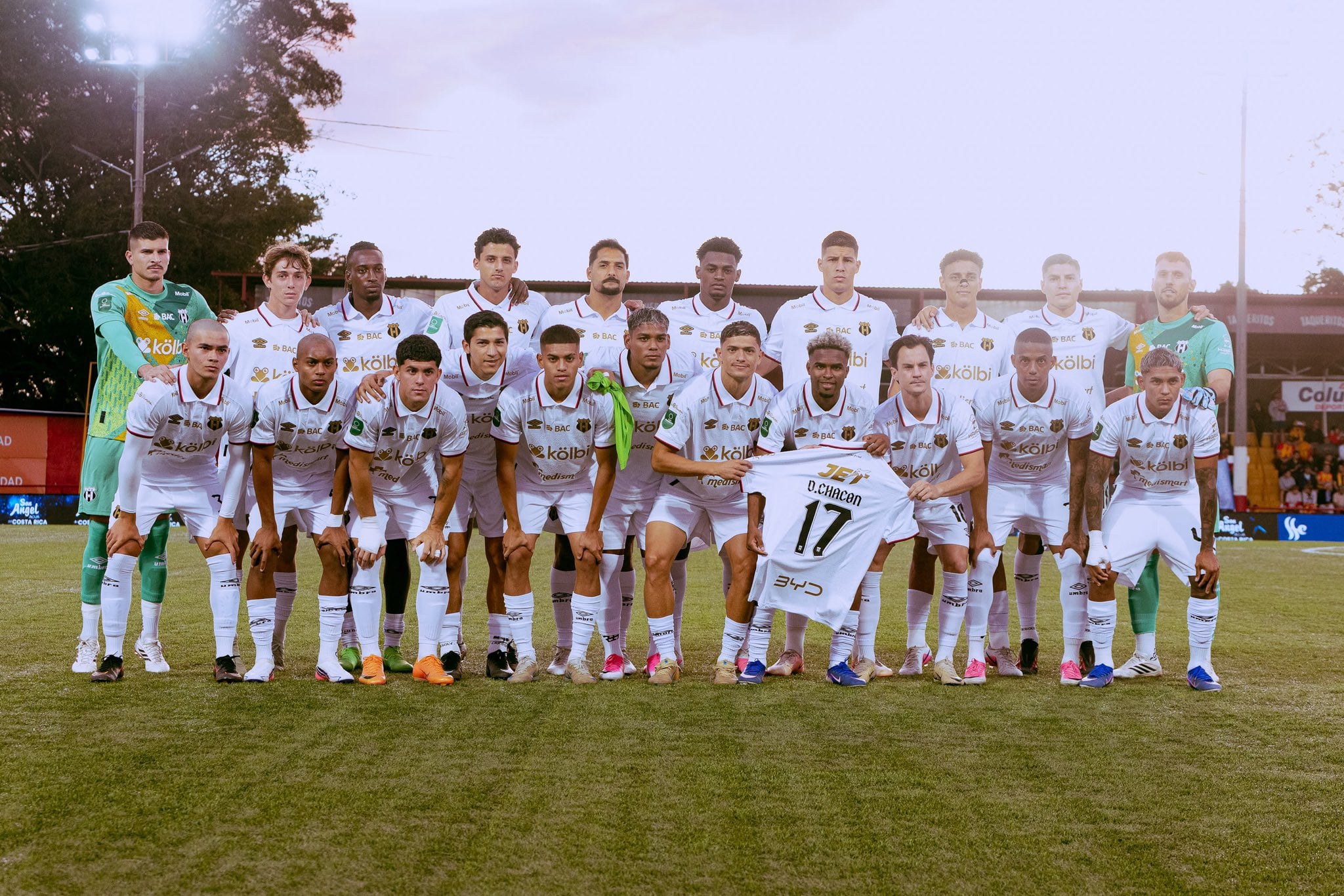 Esta fotografía de Liga Deportiva Alajuelense es más que importante para Daniel Chacón.
