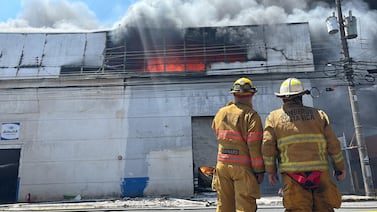 Esta habría sido la causa de enorme incendio en bodega de Tibás