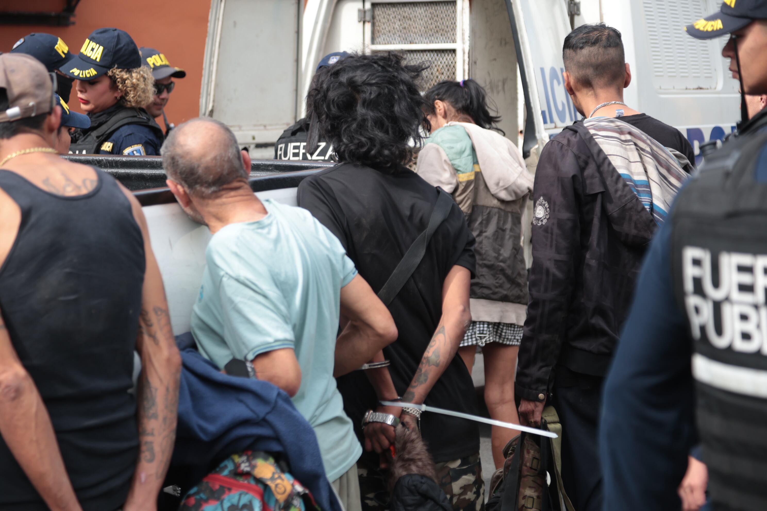 Múltiples Allanamiento María Reina de Hatillo centro durante operativo de la PSD /Operación Troya / Foto John Durán