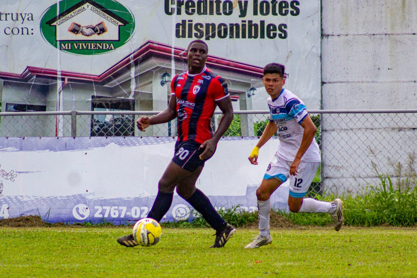 Ferney Mosquera
Futbolista Colombiano
Cariari Pococí
Liga de Ascenso
Seis meses de castigo por agresión
Torneo Clausura 2026:
Fotografía: Ascenso Total