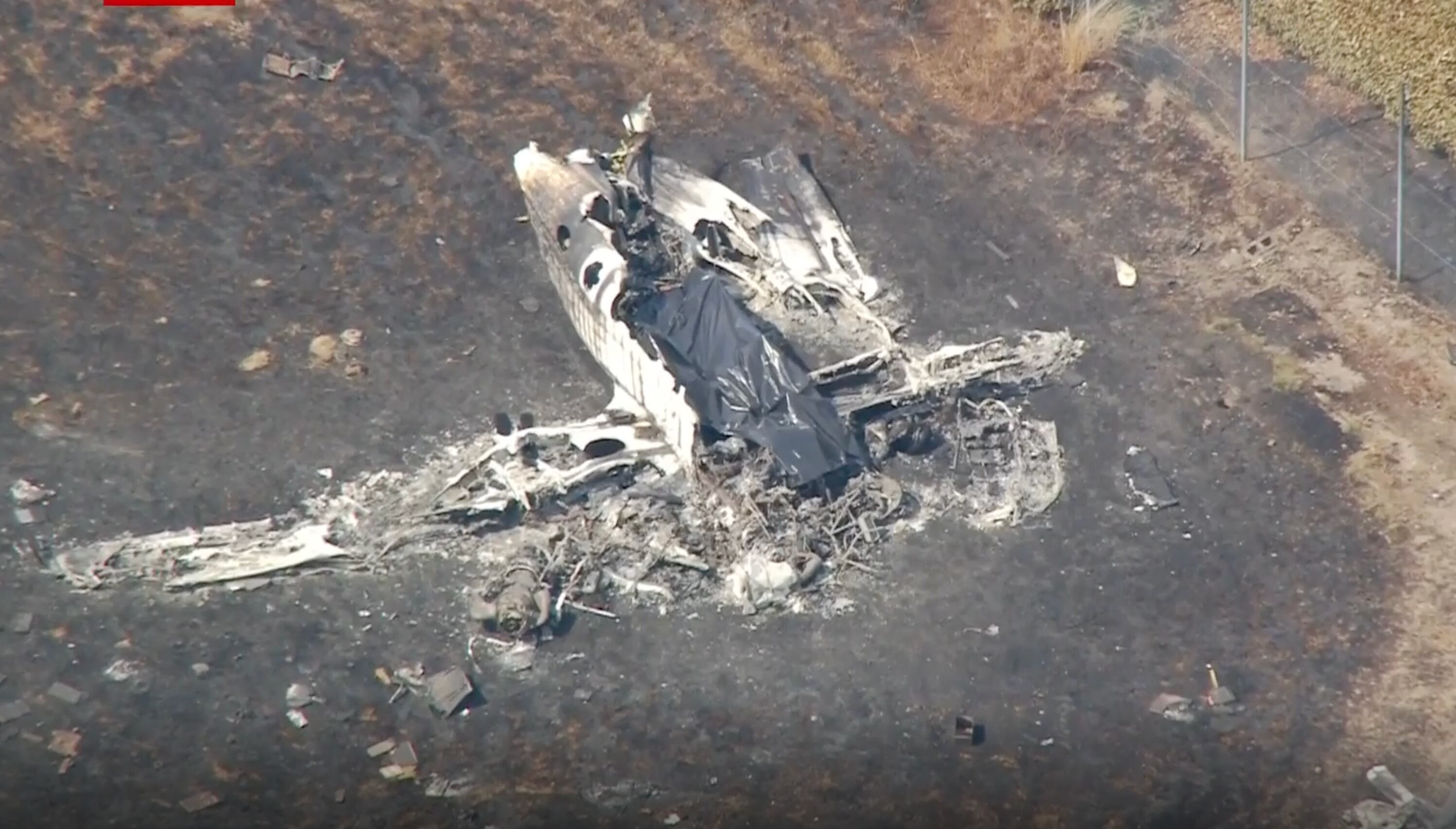 Vista del punto donde cayó el avión del vuelo SUZ1 de la compañía Zeusch Aviation poco después de su despegue del aeropuerto de London Southend, en Essex. Fotografía: