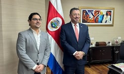 Hostos Rizik, funcionario de República Dominicana, exdirector del BCIE y supuesto intermediario de Casa Presidencial, habría conectado al INS con el ‘Zar de los Reaseguros’