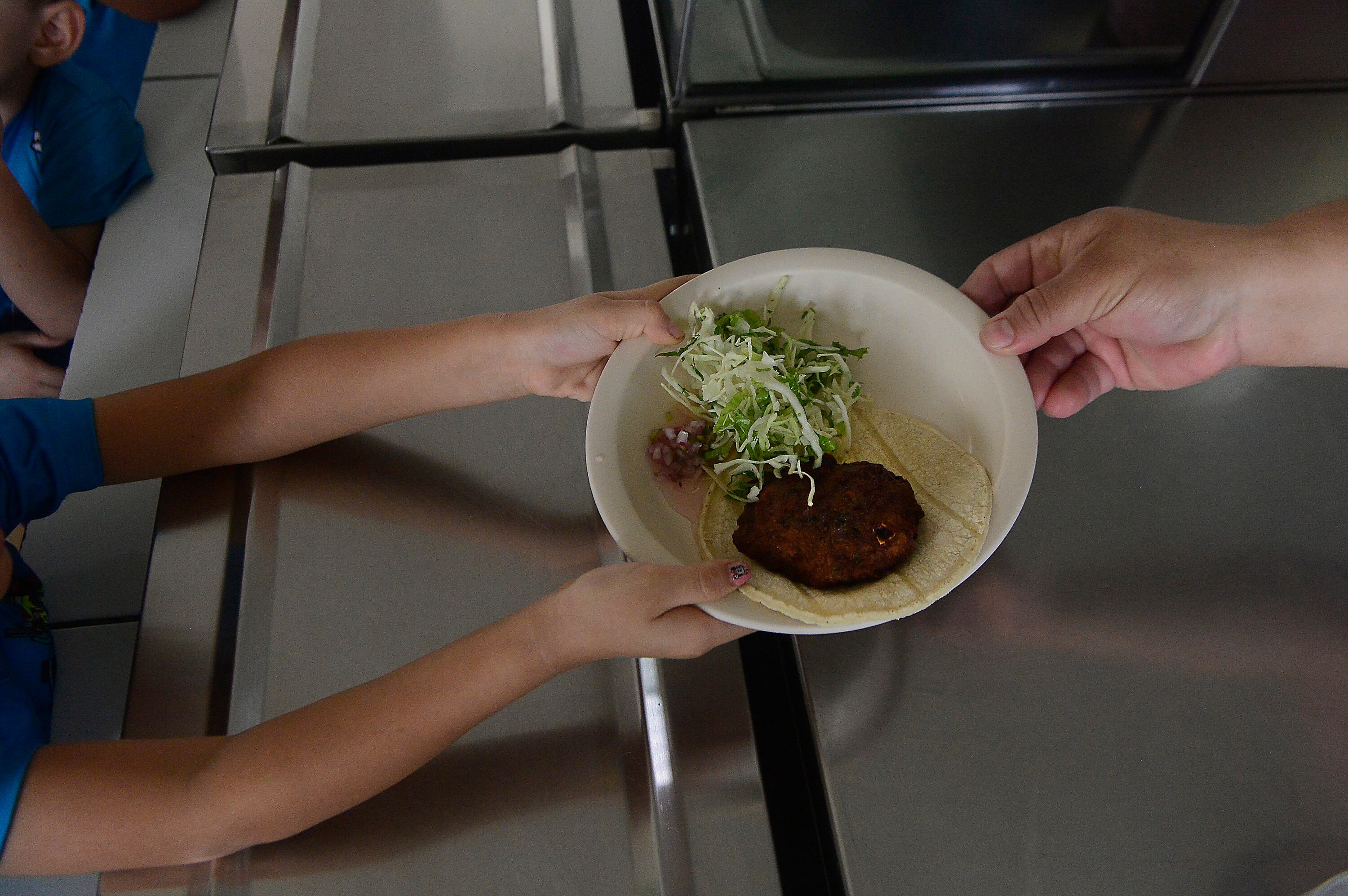 31\05\24 Alajuela, Guacima, Escuela María Vargas Rodríguez, Nutrición en el comedor escolar. Foto: Jorge Navarro para La Nación