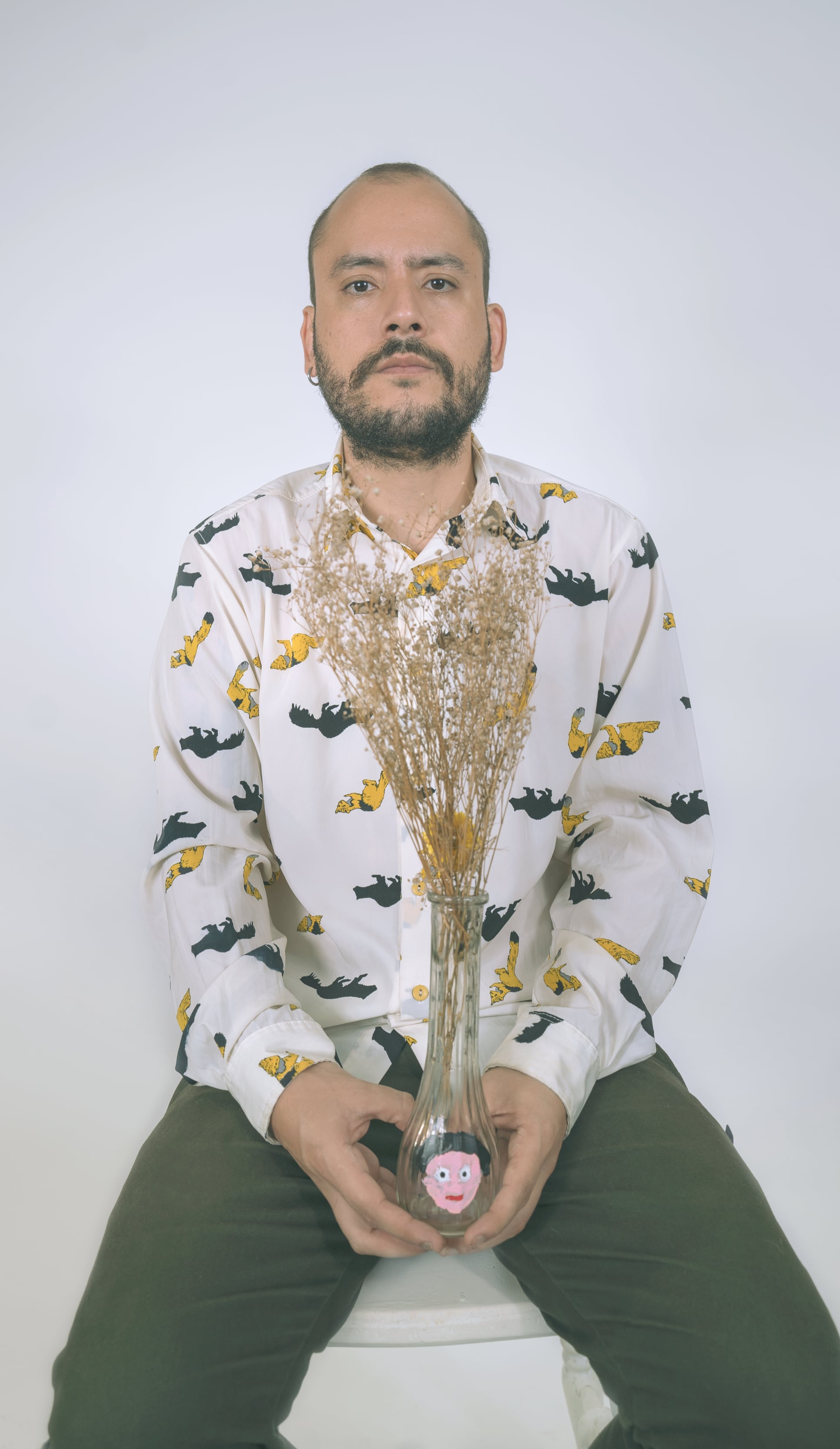 Valiente Pastel es Jorge Ramírez, un artista multidisciplinario que juega con el erotismo y la caricatura. Foto: Daniela Campos / cortesía de Jorge Ramírez.