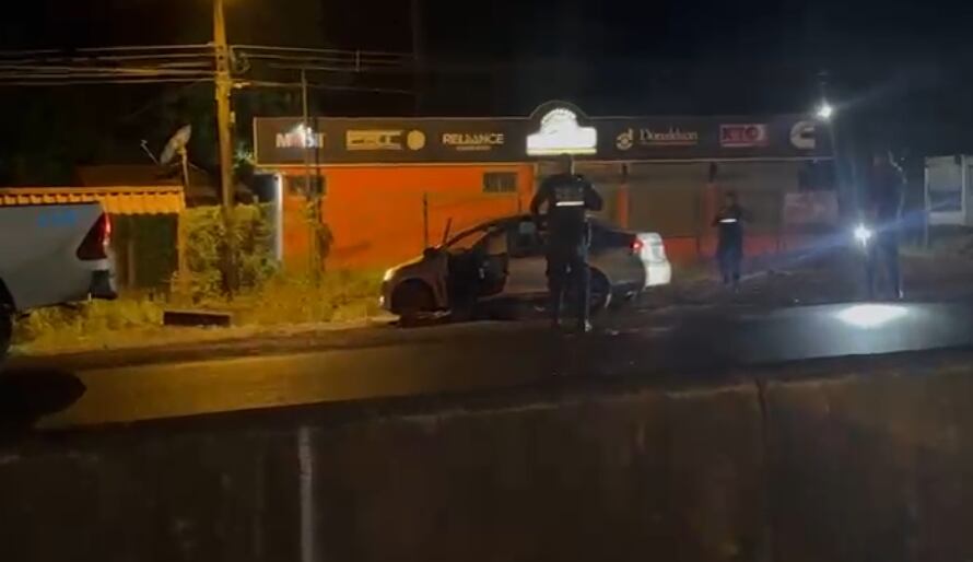 Una noche antes de que encontraran al joven de 22 años, las autoridades atendieron el homicidio de otro hombre con quien aparentemente viajaba el muchaho.